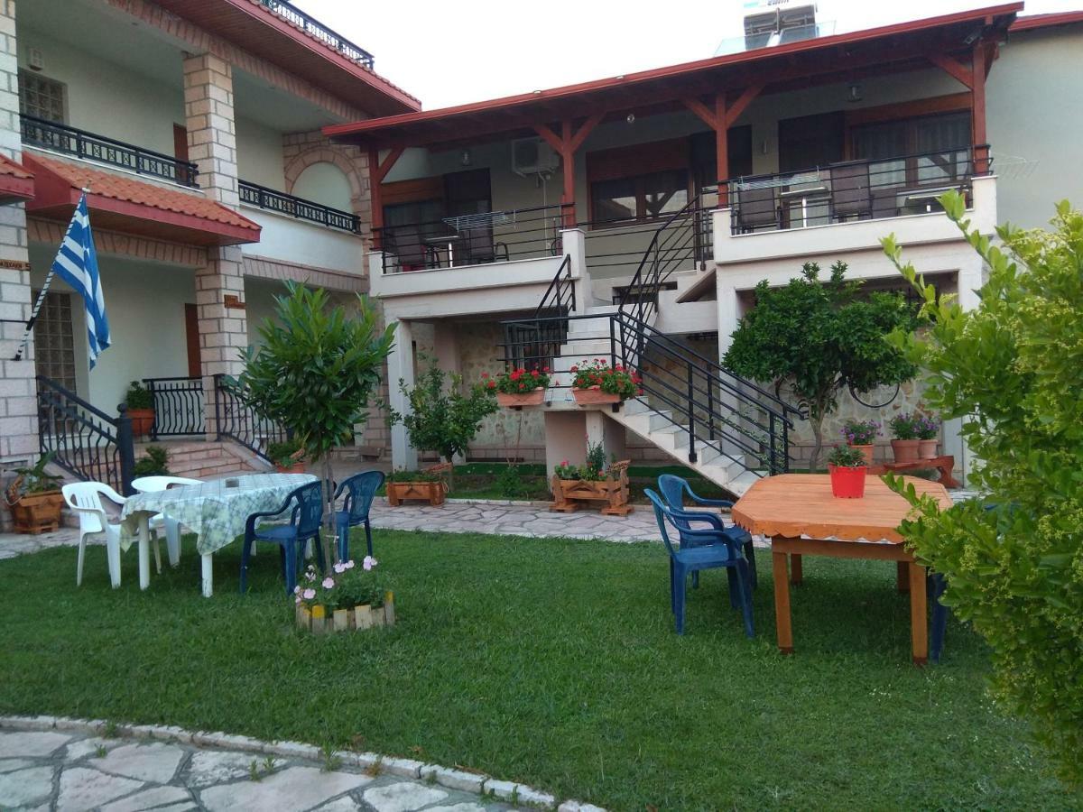 Simos Κορινός